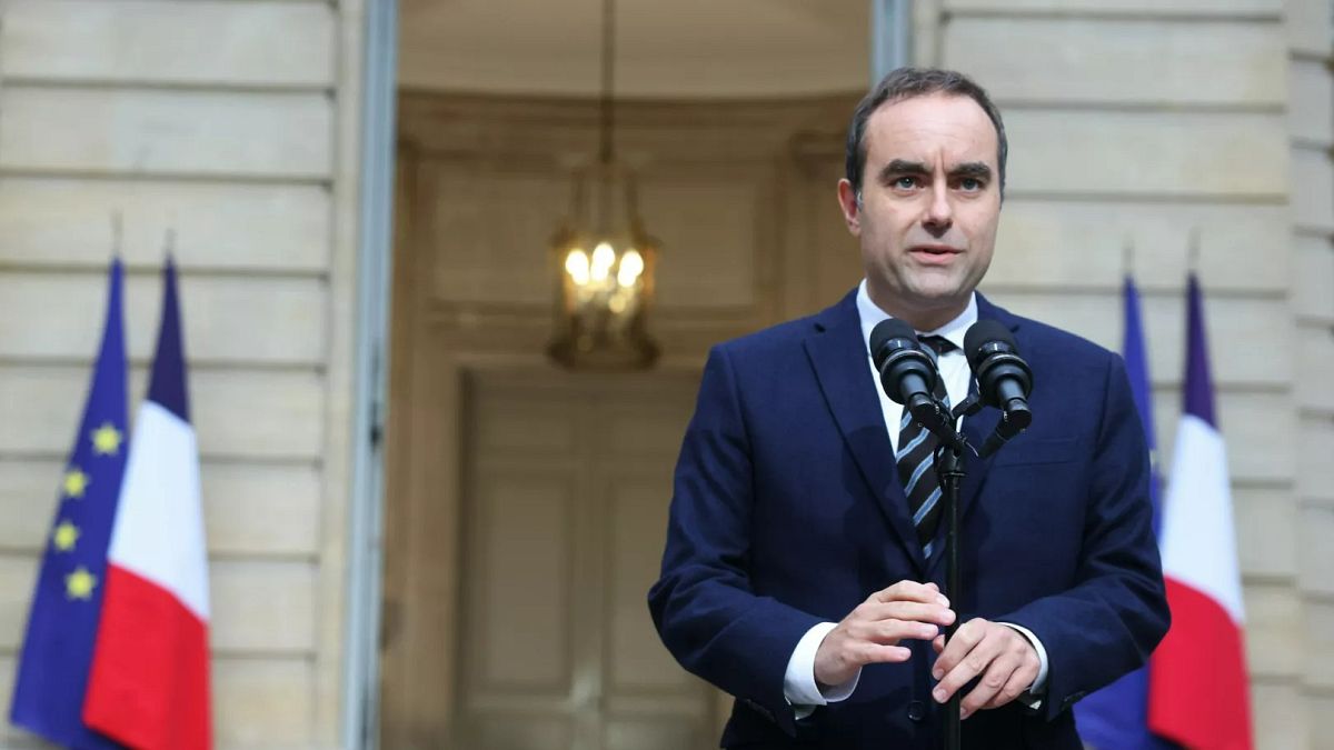 France names new cabinet amidst political turmoil