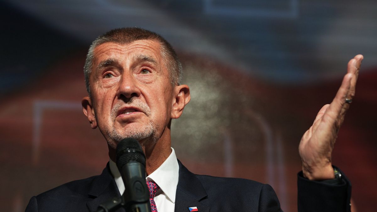 Babiš pledges loyalty to Europe as Czech coalition talks begin