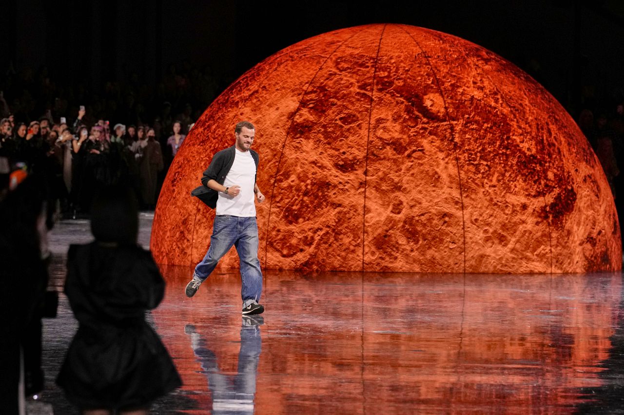 Matthieu Blazy presented his first collection for Chanel.