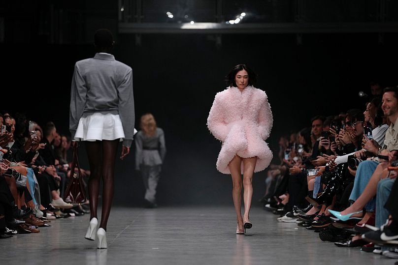 Stella McCartney postawiła na zrównoważony luksus.