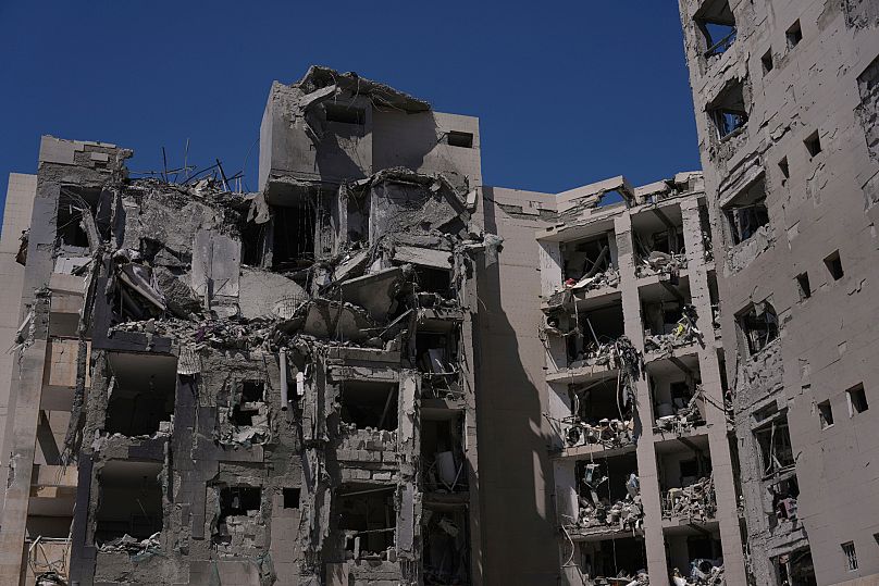 Ein schwer beschädigtes Gebäude in Beerscheba einen Tag nach einem direkten Raketenangriff aus dem Iran.