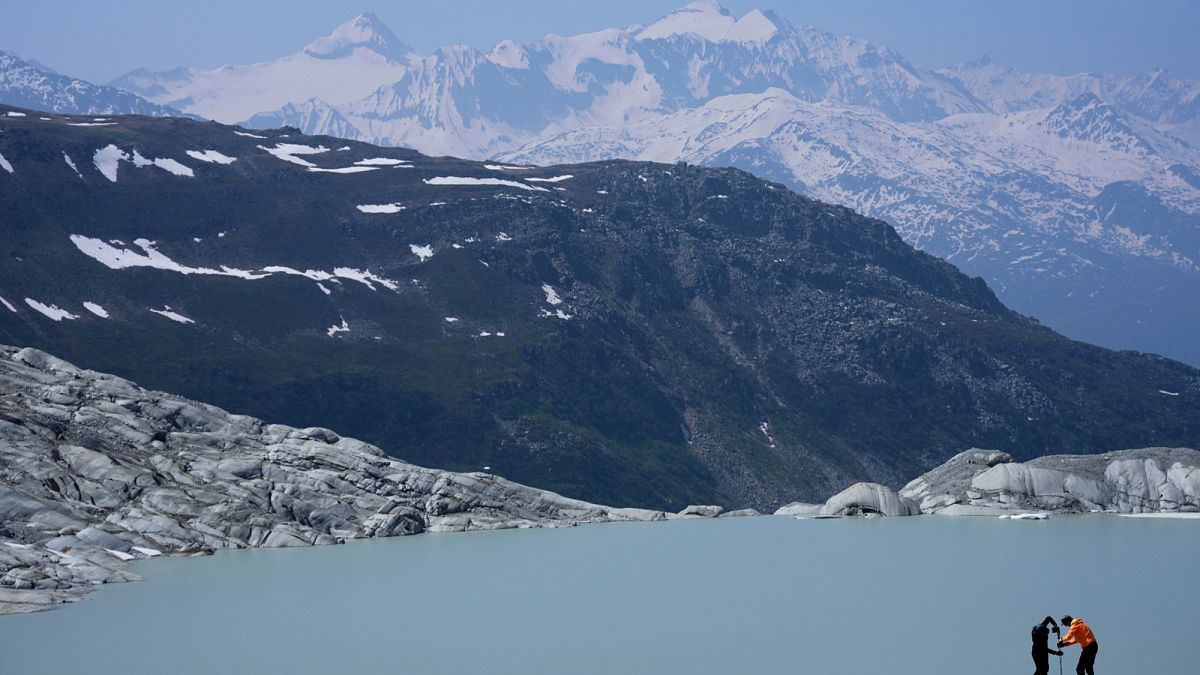 Climate change melts California glaciers to unprecedented levels