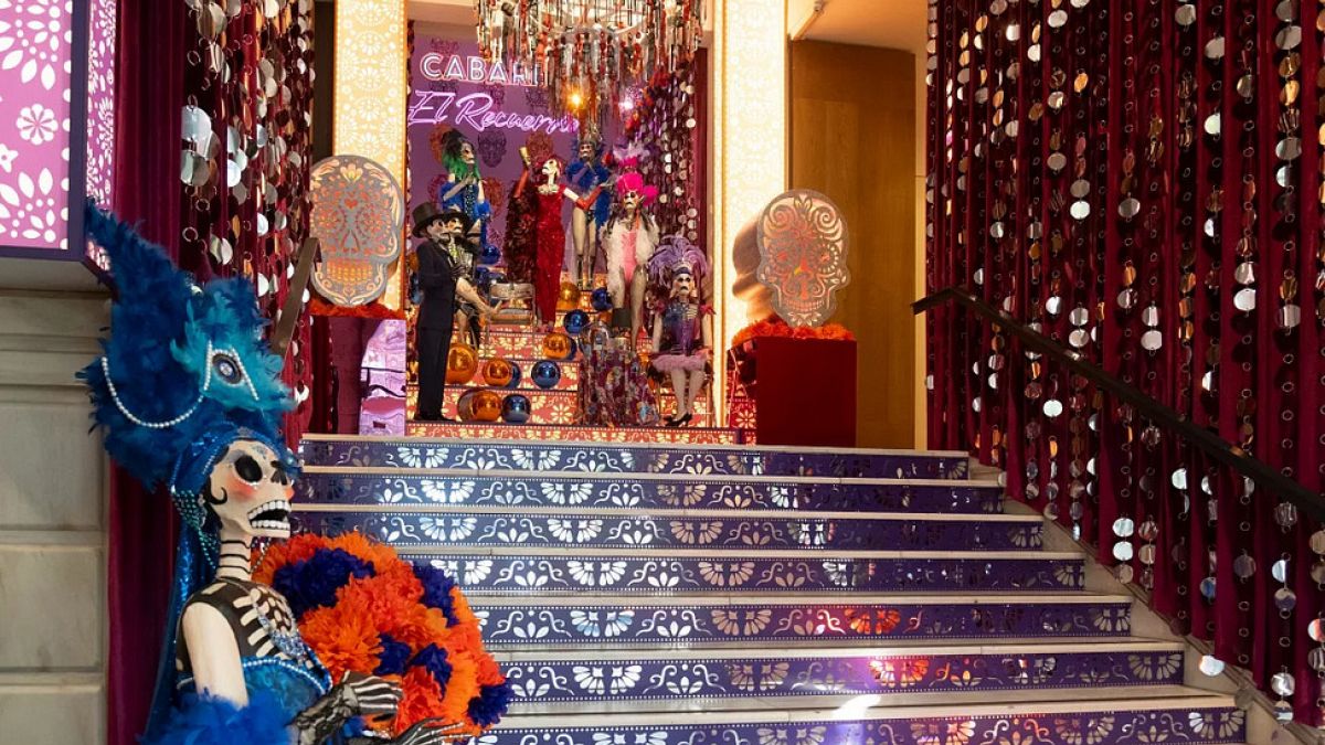 Mexique, cabaret et souvenirs : à Madrid, la Casa de Mexico dévoile son autel du Jour des morts