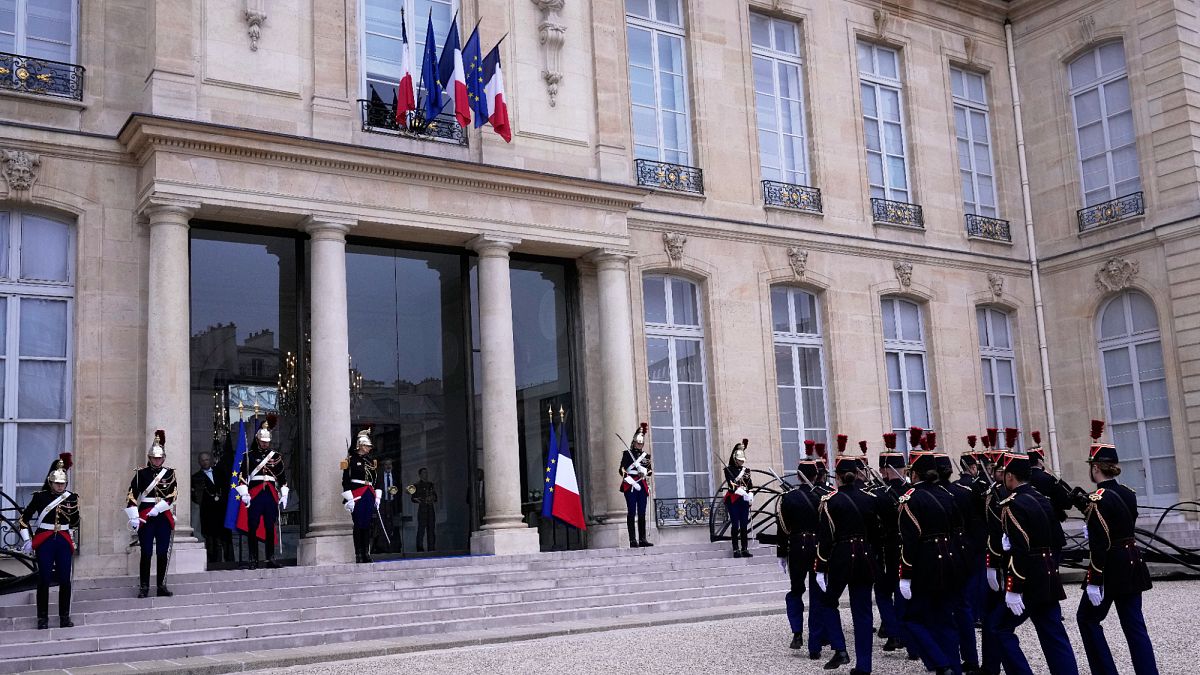 French President Macron to name a new prime minister by Friday evening
