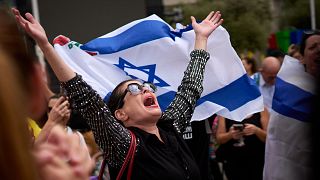 Joie et soulagement à Tel-Aviv après l'annonce d'un accord pour la libération des otages à Gaza