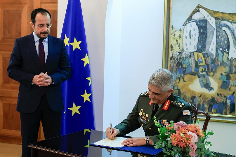 Τελετή διαβεβαίωσης του νέου Αρχηγού Εθνικής Φρουράς, αντιστρατήγου Εμμανουήλ Θεοδώρου