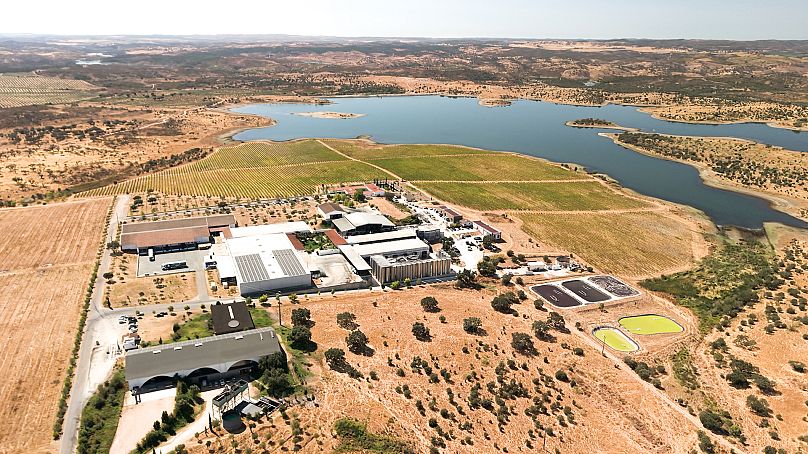 Το οινοποιείο Esporao διαθέτει δική του δεξαμενή και μονάδα ανακύκλωσης λυμάτων.