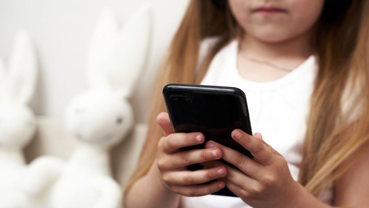 Too much screen time may affect children’s early school performance, study finds