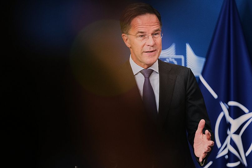 Secretário-geral da NATO, Mark Rutte, faz uma declaração durante uma conferência de imprensa na sede da UE em Bruxelas, 30 de setembro de 2025
