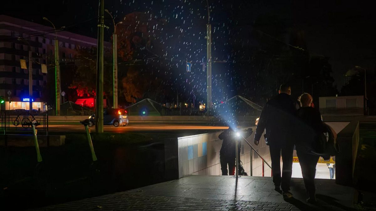 «Έρχεται δύσκολος χειμώνας για την Ουκρανία» λέει η επικεφαλής της Ευρωπαϊκής Τράπεζας Ανάπτυξης «Έρχεται δύσκολος χειμώνας για την Ουκρανία» λέει η επικεφαλής της Ευρωπαϊκής Τράπεζας Ανάπτυξης