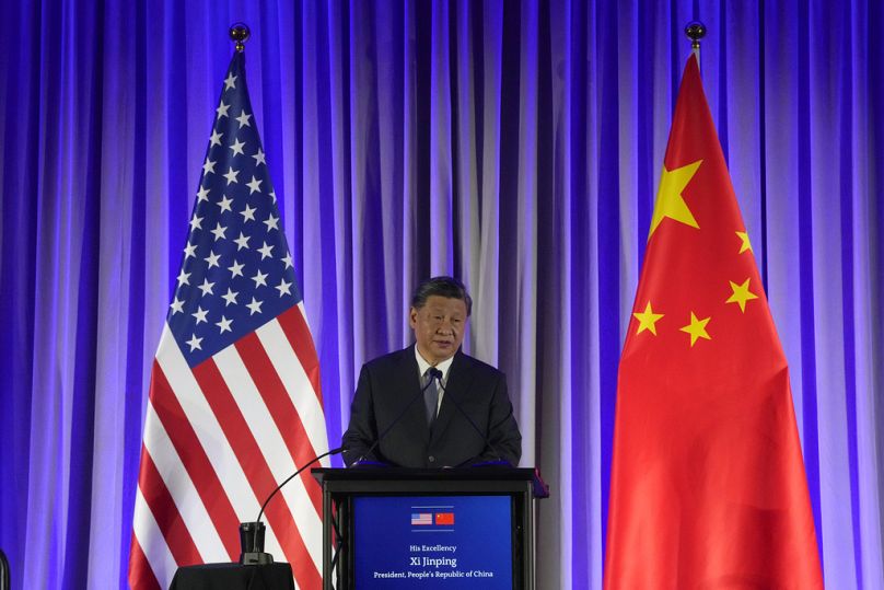 الرئيس الصيني شي جينبينغ على هامش قمة منتدى التعاون الاقتصادي لآسيا والمحيط الهادئ (APEC) في سان فرانسيسكو، 15 نوفمبر 2023.