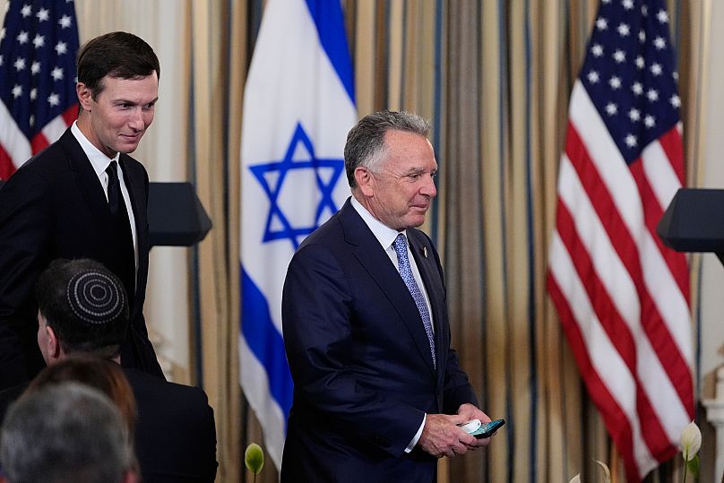 Jared Kushner és Steve Witkoff a Fehér Házban, Netanjahu izraeli miniszterelnök látogatásakor, 2025 szeptember 29.