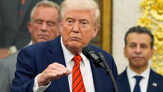 Etats-Unis : le président Trump entrevoit de nouvelles taxes douanières à la Chine