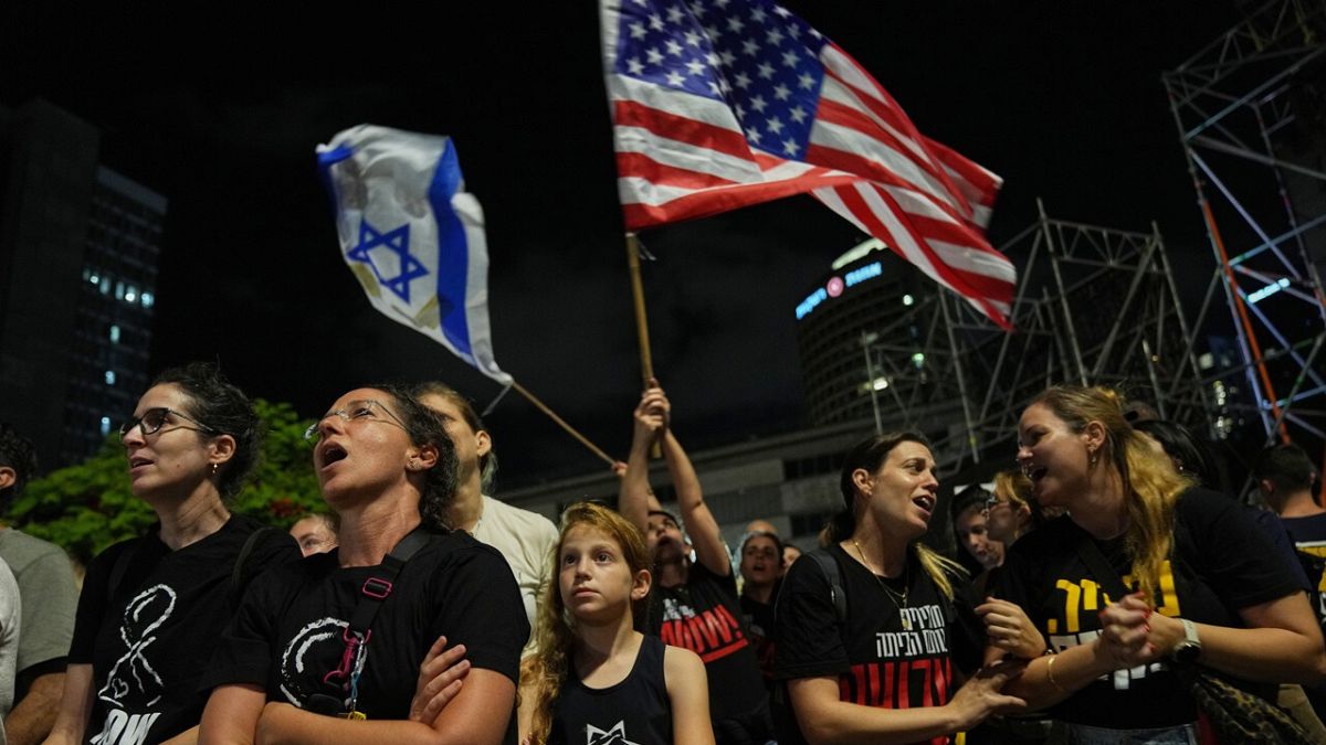 Israelis cheer Trump at Tel Aviv rally as they brace for the return of hostages