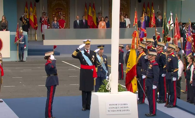 Ofrenda de una corona de laurel por los caídos. Desfile Fiesta Nacional 2025, 12 de octubre 2025