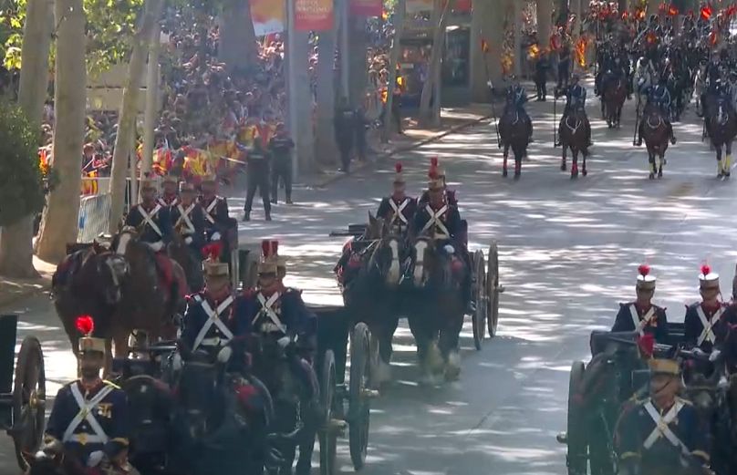 Hemos visto también el desfile de caballería de los distintos Ejércitos y cuerpos de seguridad, 12 de octubre