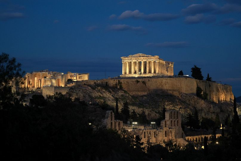O templo do Partenon, do século V a.C., ficou livre de andaimes na colina da Acrópole, em Atenas, no sábado, 11 de outubro de 2025