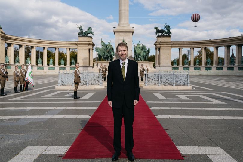 Az új nagykövet a Hősök terén 