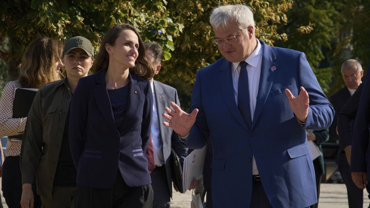 ΕΕ: Υπέρ της παράκαμψης του βέτο η υπουργός Εξωτερικών της Ρουμανίας ΕΕ: Υπέρ της παράκαμψης του βέτο η υπουργός Εξωτερικών της Ρουμανίας