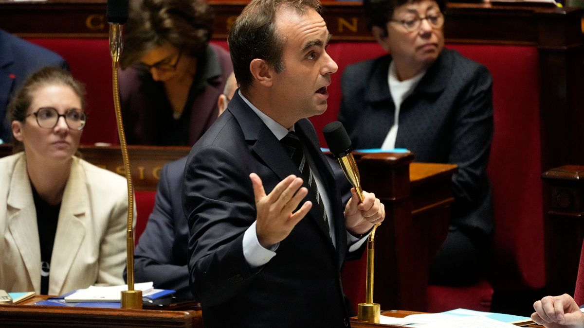 A francia kormány novemberben módosító indítványt nyújt be a nyugdíjreform felfüggesztéséről