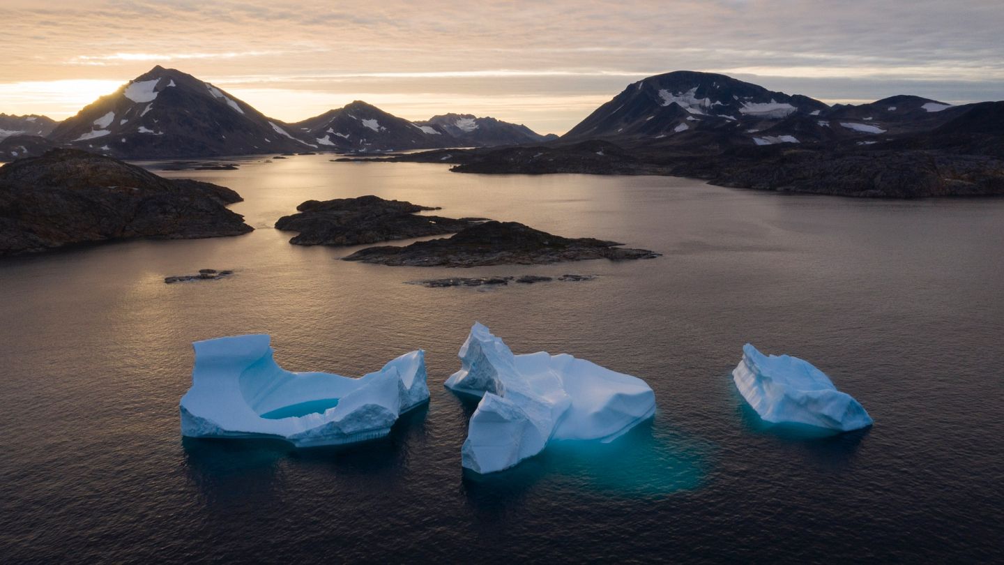 Climate change in the Arctic: How melting ice is causing Greenland to 'shrink' | Euronews