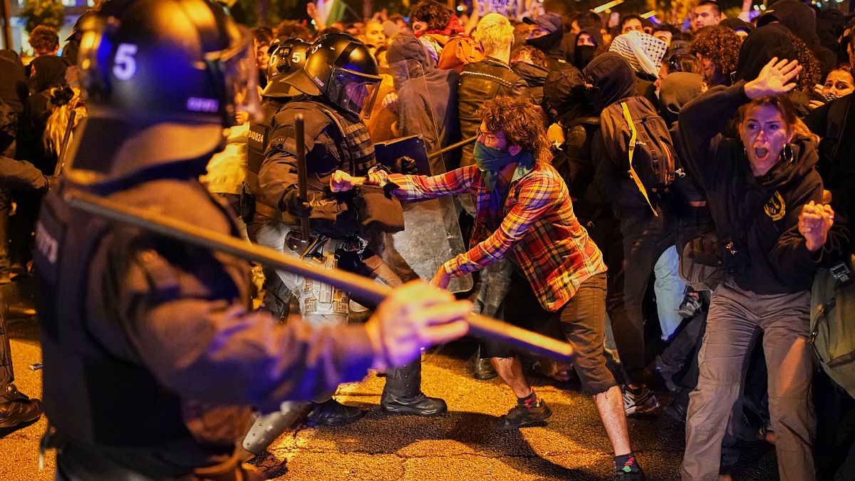 Violence erupts at pro-Palestinian protest in Barcelona