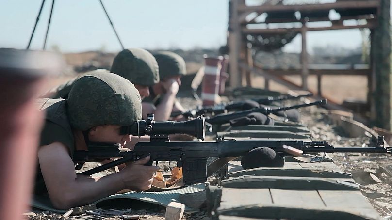 قناصون من القوات الروسية خلال تدريبات عسكرية، في 3 أكتوبر 2025.