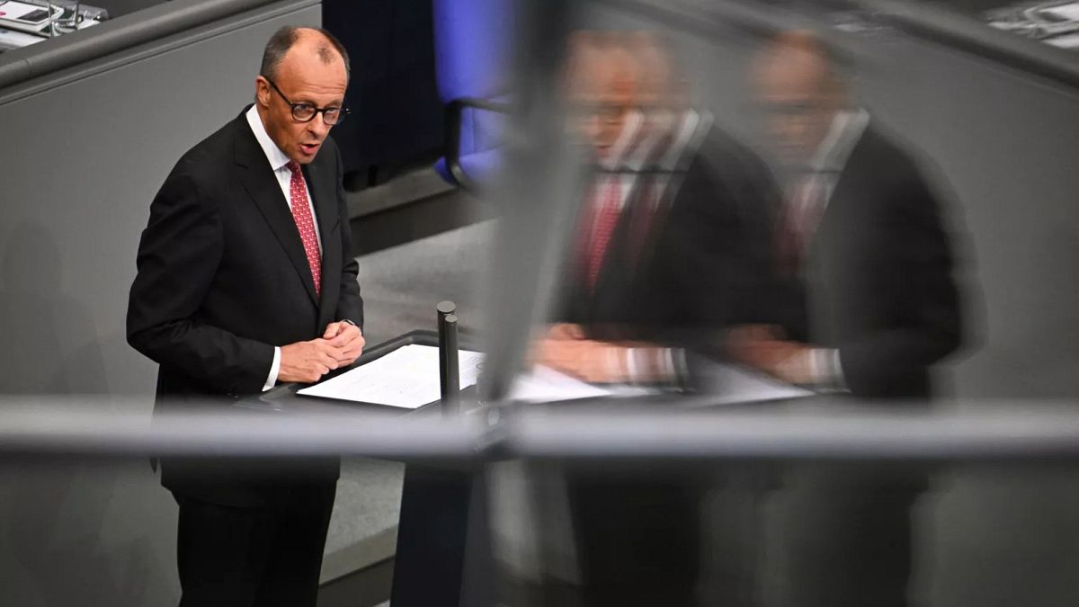 Wehrdienst-Waffenlieferung-Wiederaufbau-Merz-Regierungserkl-rung-vor-dem-EU-Gipfel-im-Liveblog