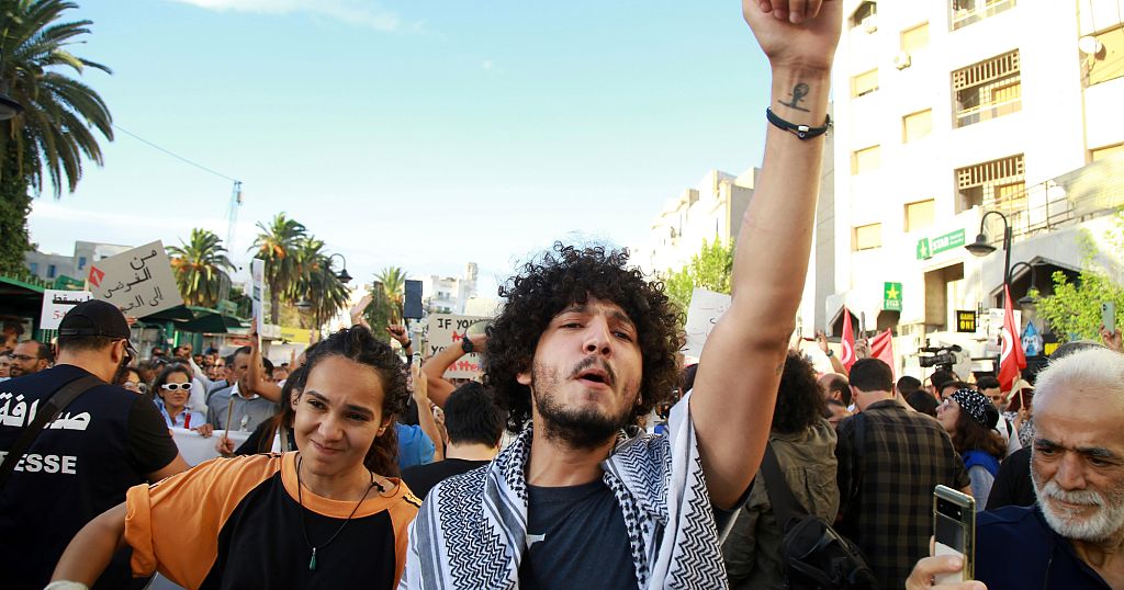Clashes break out in southern Tunisia as protest over pollution turns violent