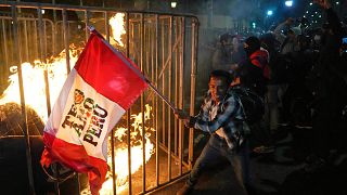 Des manifestations éclatent au Pérou, les protestataires demandent la démission du président