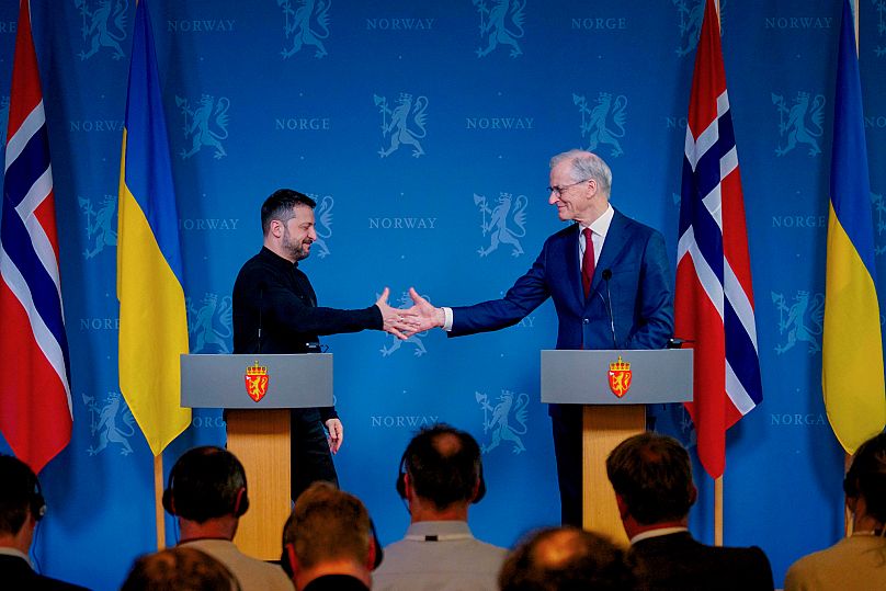 Il presidente ucraino Volodymyr Zelenskyy e il primo ministro norvegese Jonas Gahr Støre durante una conferenza stampa a Oslo, il 20 marzo 2025.