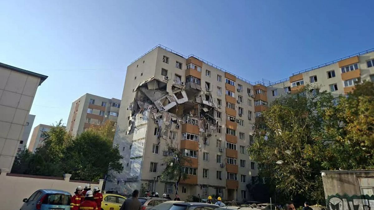 At least three killed and 13 injured in explosion at Romania apartment block