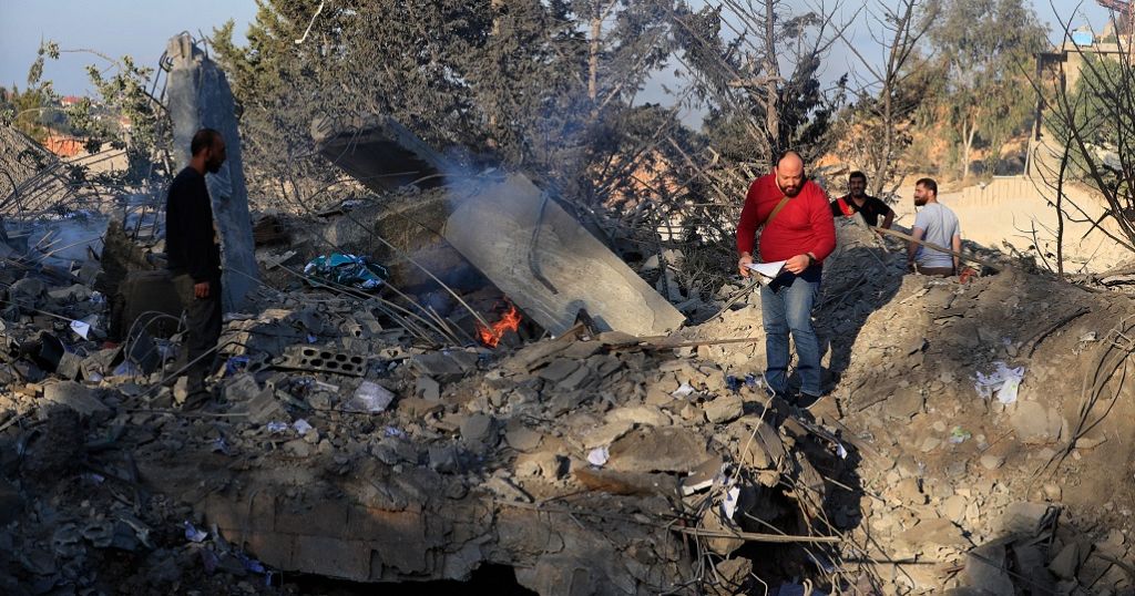 Israel trikes Southern Lebanon injuring atleast six people