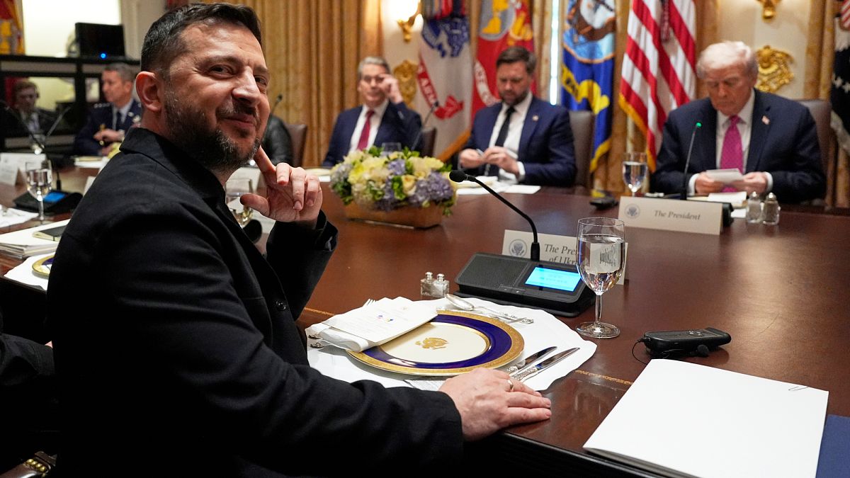 Bruxelles, Zelensky au sommet de l’UE : « L’Ukraine ne cédera aucun territoire »
