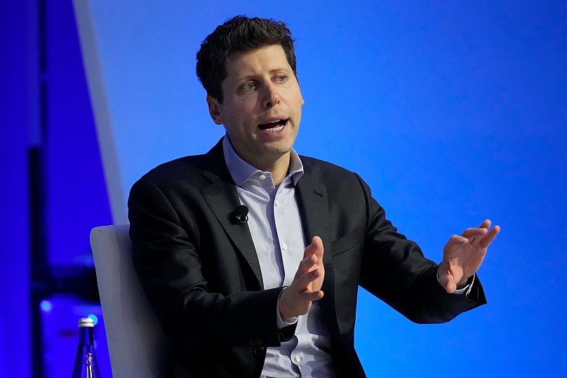 Sam Altman, PDG d'OpenAI, prend la parole lors du sommet des PDG de la Coopération économique Asie-Pacifique (APEC) le 16 novembre 2023 à San Francisco