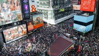 USA : Tens of thousand take to the streets in Anti-Trump 'No kings' protests