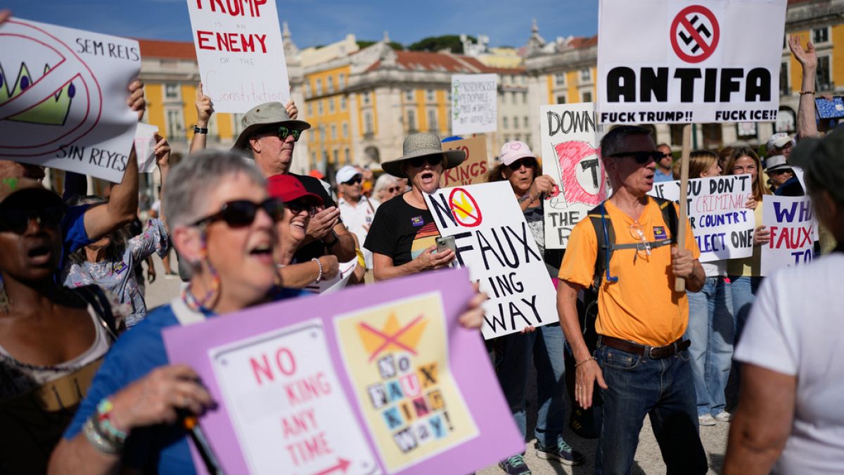 Milhões de pessoas saem às ruas em protestos contra o autoritarismo de Trump