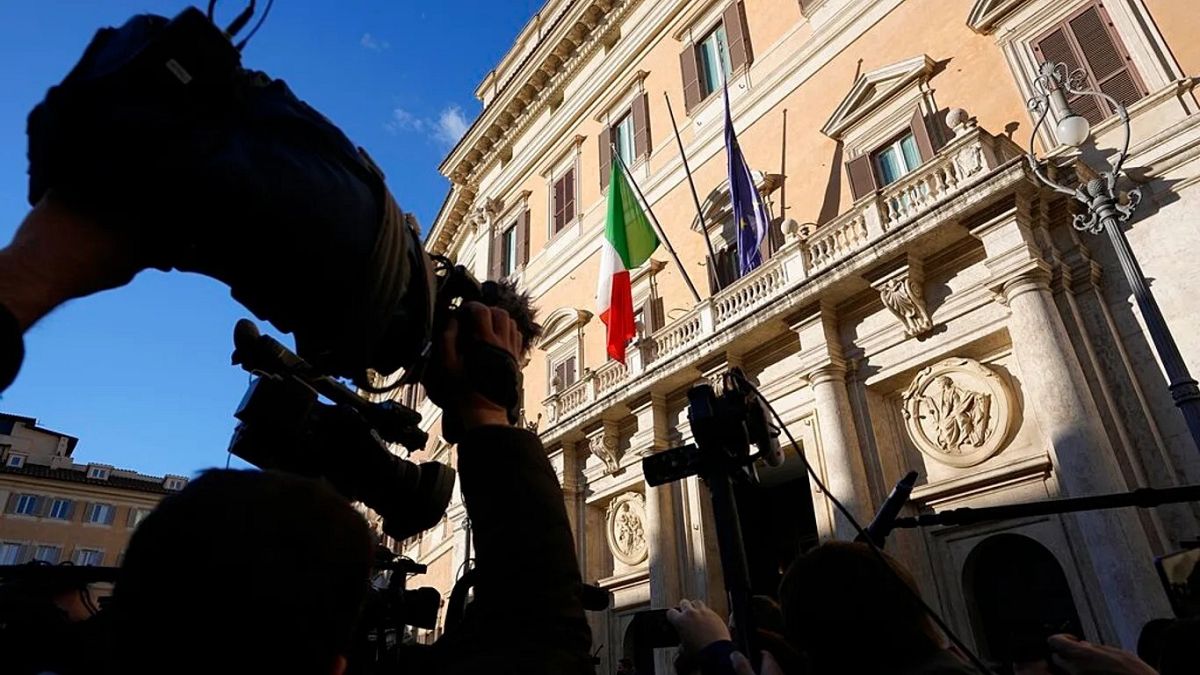 Italian budget: Politicians clash over tax raise on short-term rentals