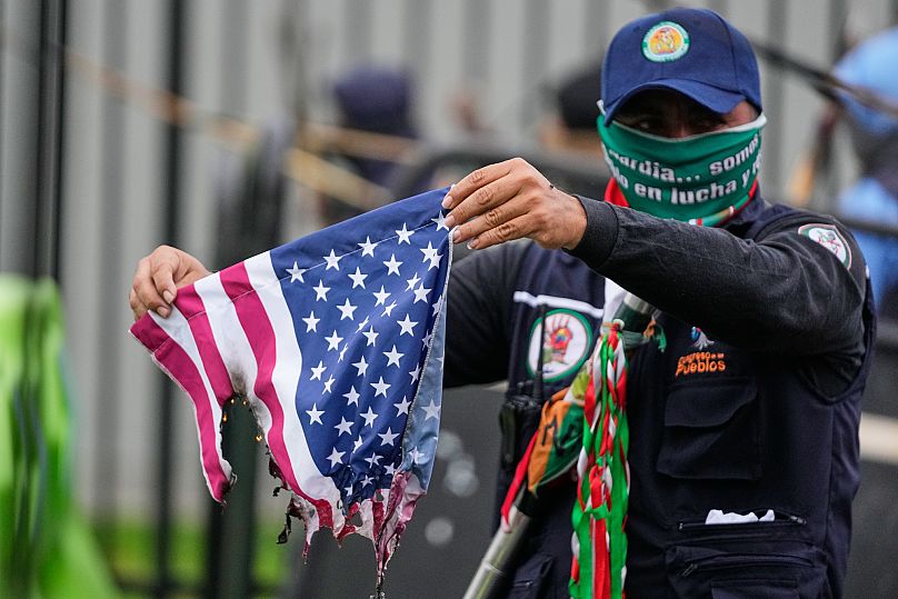 Amerika-ellenes töntető Bogotában