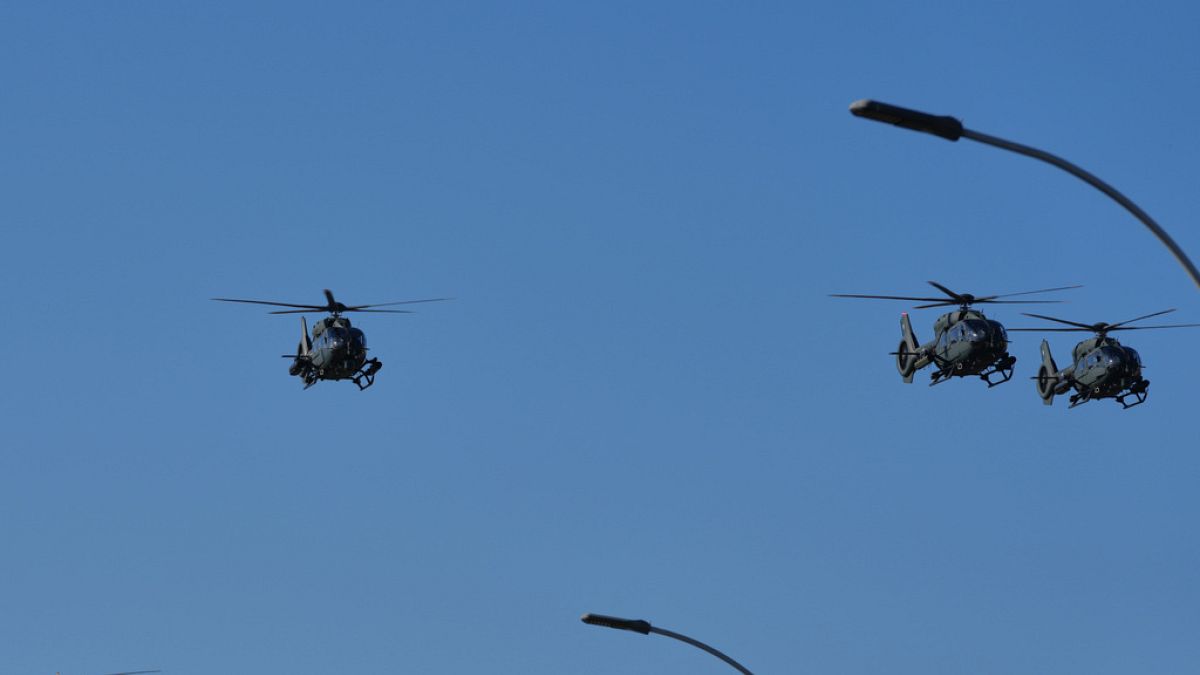 Chipre: base de foguetão desprendeu-se de helicóptero e despenhou-se numa zona residencial em Pafos