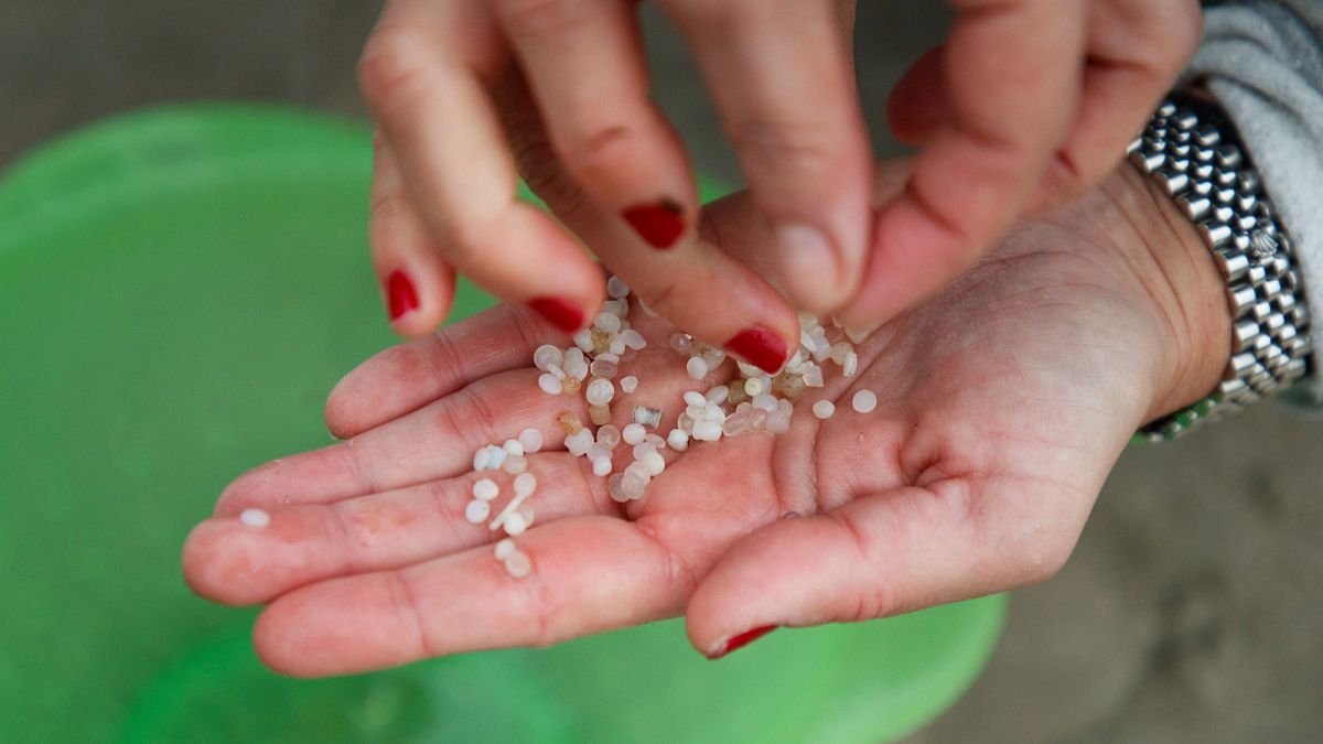 EU moves to curb plastic pellet spills with tougher new rules