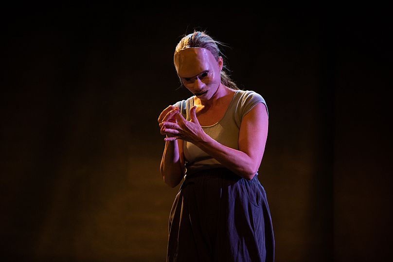 «Η Σιωπή της Ουρανίας» (The Sighlence of Sky)