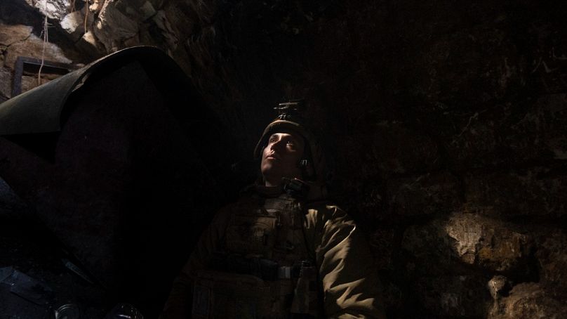 Der ukrainische Soldat "Bogun" aus der 3. Sturmbrigade am 16. September 2023, in einem Bunker an der Front in Andrijiwka