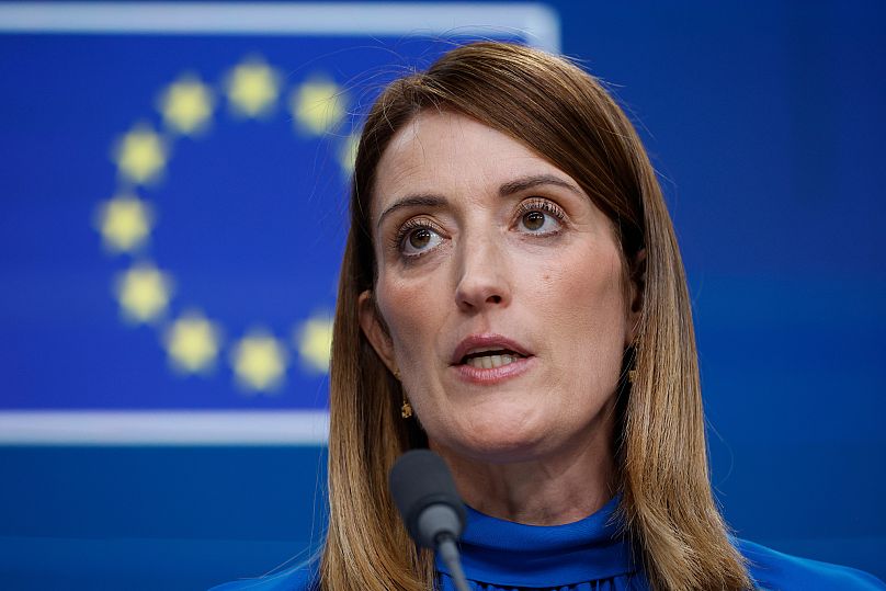 Η πρόεδρος του Ευρωπαϊκού Κοινοβουλίου Roberta Metsola μιλάει κατά τη διάρκεια συνέντευξης Τύπου σε σύνοδο κορυφής της ΕΕ στις Βρυξέλλες, 26 Ιουνίου 2025.