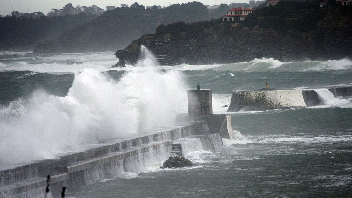 La tempête Benjamin s'abat sur la France, dix-neuf départements en vigilance orange