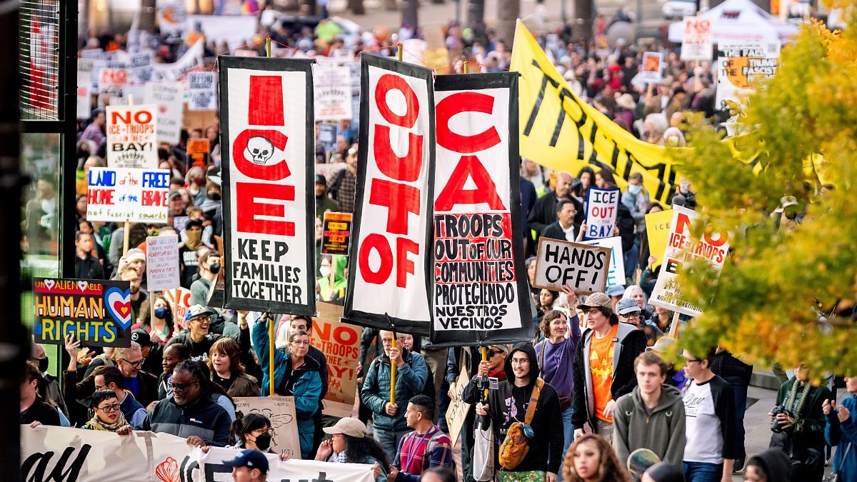 Protestos em São Francisco contra o envio de forças federais para a Califórnia