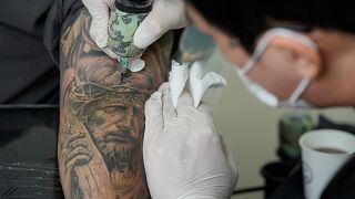 Corée du Sud : la vie cachée des tatoueurs clandestins 