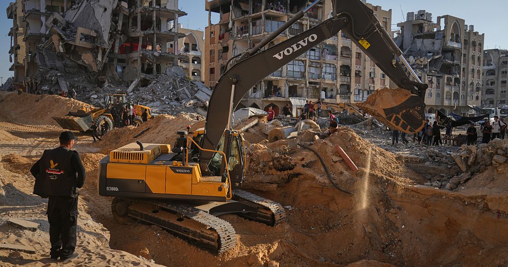Gaza: Hamas expands search for hostages' bodies with help from Egypt