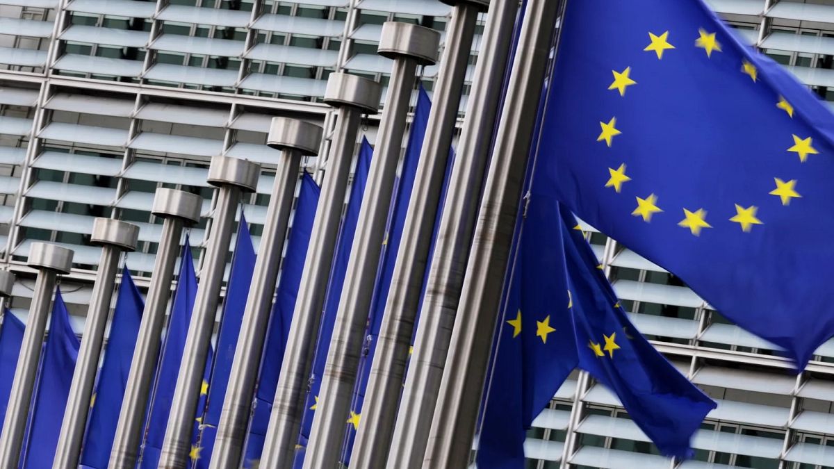 Το 56% των πολιτών υποστηρίζει τη διεύρυνση της ΕΕ, σύμφωνα με νέα δημοσκόπηση του Ευρωβαρόμετρου Το 56% των πολιτών υποστηρίζει τη διεύρυνση της ΕΕ, σύμφωνα με νέα δημοσκόπηση του Ευρωβαρόμετρου