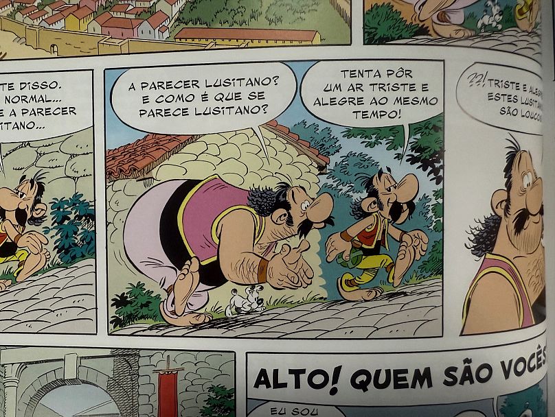 Como parecer lusitano, segundo Astérix: "Pôr um ar triste e alegre ao mesmo tempo".